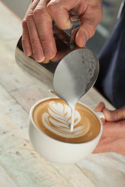 Bir fincan cappuccino — Stok fotoğraf