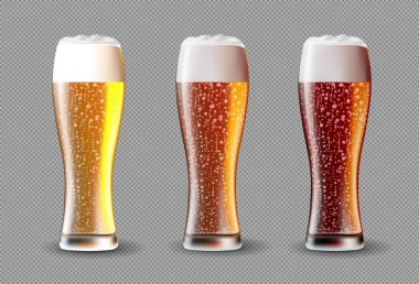 Bira cam üzerinde. Gerçekçi vektör bira şeffaf arka plan ayarla.