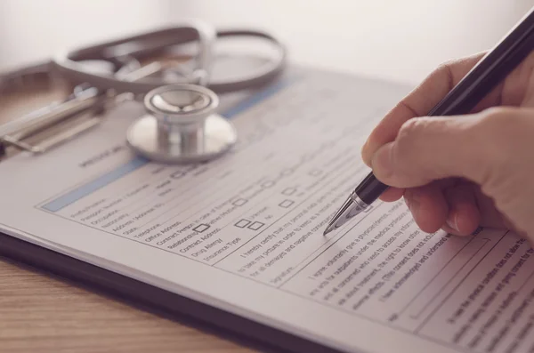 Medical records, pen in hand's doctor notes data — Stock Photo, Image