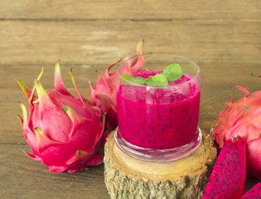 Kırmızı dragon meyve