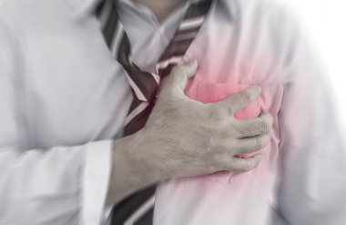 Bir işadamı Kardiyoloji (kalp hastalığı), ağrı çevresi kırmızı ile önden görünümü.