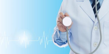 sağlık kontrolü, Doktor stetoskop kullanarak