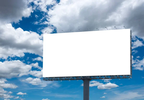 Prázdné Billboard Pozadí Oblohy Ořezovou Cestou Obrazovce Lze Použít Pro — Stock fotografie