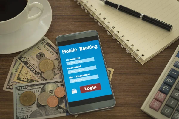 Mobile banking em um smartphone — Fotografia de Stock