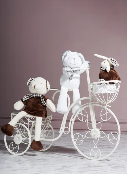 Soft toys on a bicycle — Stock fotografie