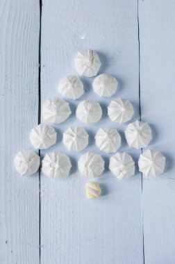 Noel ağaçları şeklinde beze