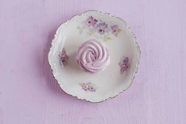 Marshmallow Rosa Plana Colocar Uma Placa Rendada Com Flores Fundo — Fotografia de Stock