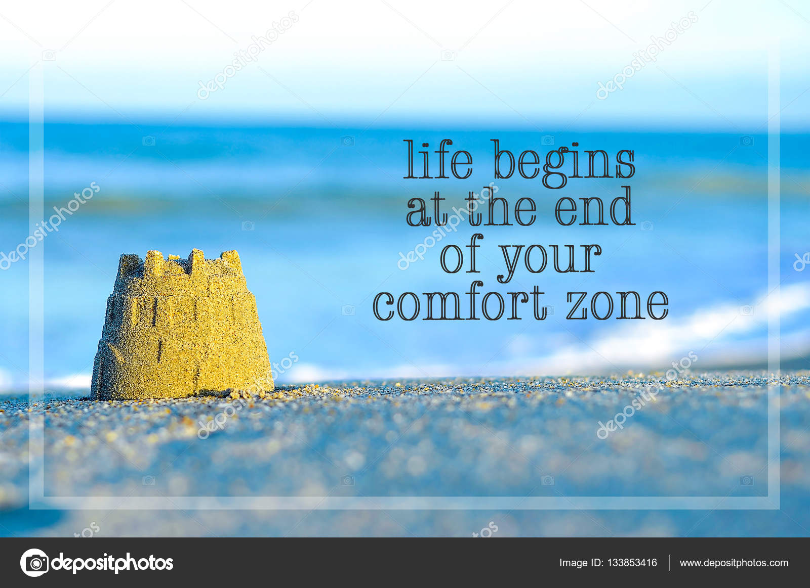 Inspirational citation motivante sur flou vue plage avec