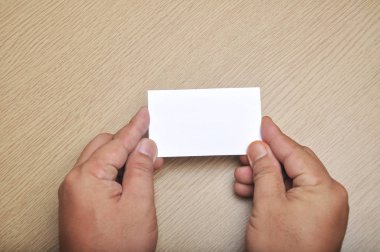 Elini tutmak için marka ve logo boş mockup kartvizit yazdırma