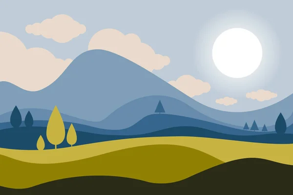 Dağ manzarası. Ağaçlar ön planda. İğne yapraklı orman. Gökyüzü bulutlu. Yaz, Bahar doğa. Seyahat, açık hava etkinlikleri, açık spor, tatil. 