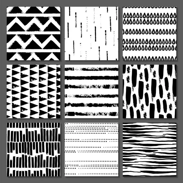 9 sorunsuz doku kümesi. Damla, noktalar, çizgiler, çizgiler, daireler, kareler, dikdörtgenler. Soyut formların bir geniş kalem ve mürekkep çizilmiş. Arka plan siyah ve beyaz. Elle çizilmiş. Vektör çizim.