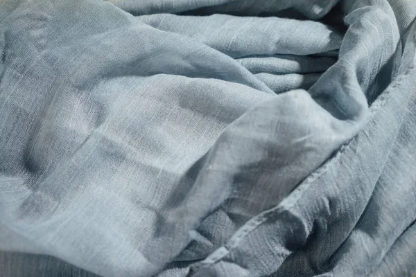 mavi kumaştan yakın çekim