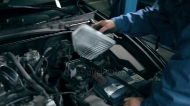 mekanik bakım araba motoru 