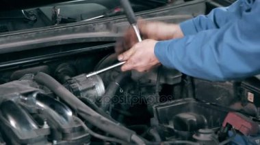 mekanik bakım araba motoru 