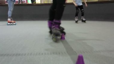 Binici engelleri silindirler üzerinde yuvarlak git