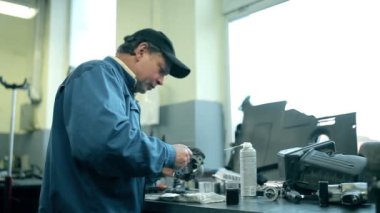 Mekanik motor parçaları Temizleme 