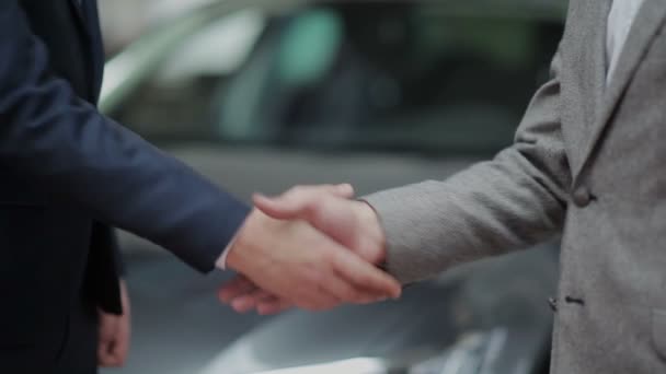 Handshake after successful deal — Stock Video