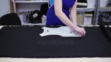 Kadın kumaş şablonunda Özetle.