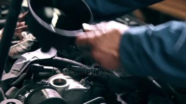Motor yağı değiştirme işlemi 