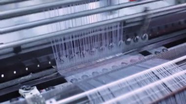 Gergin el tezgah dükkanda üzerinde dokuma.