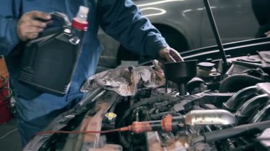 Motor yağı değiştirme işlemi 