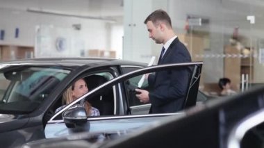 Mutlu kız bulgu dışarı