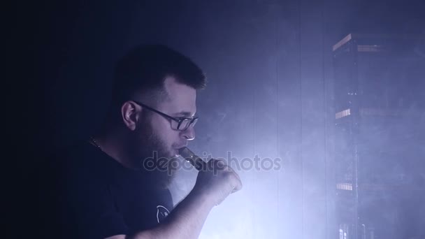 Barba hombre con vapor — Vídeos de Stock