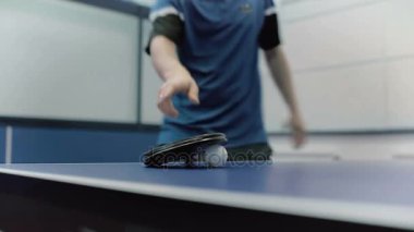 Sportif adam play Tenis