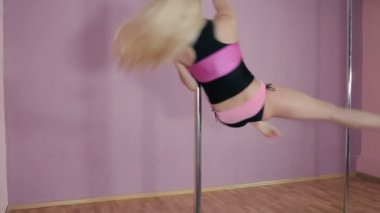 pole dans stüdyosu kadında 