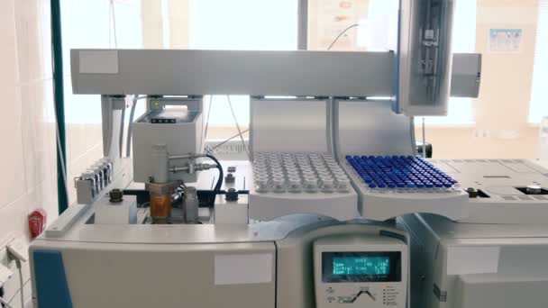 现代实验室实验室设备的特写 — 图库视频影像