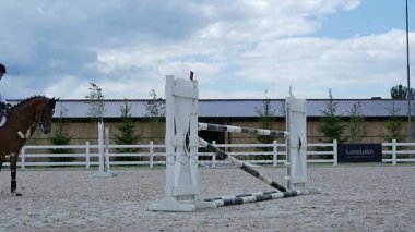 Adam ata binmek-off atlamak 