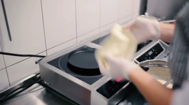 Krep pişirme yakın çekim