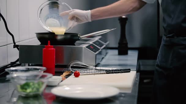 Processus de cuisson des crêpes — Video