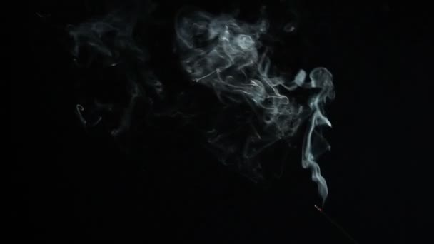 Füstölő Kibír Aromaterápia Fekete Háttér Füst — Stock videók
