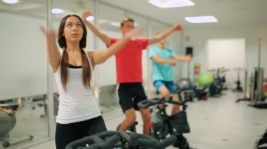 bisikletle eğitim insanlar 