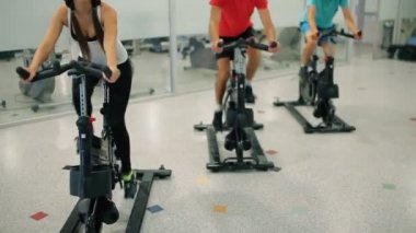 bisikletle eğitim insanlar 