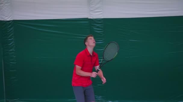 Sporty Man in red shirt — Stock Video