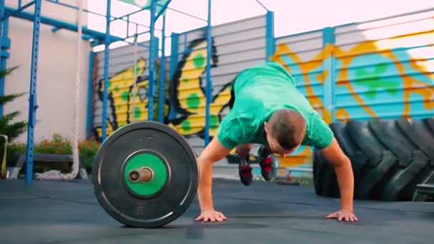 Man doing CrossFit Exercises — Stock Video