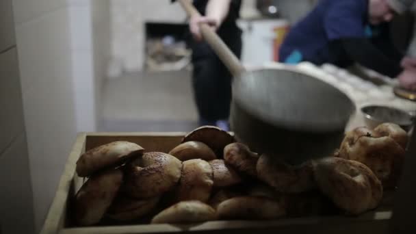 Close Men Baked Bread Kitchen Asian Restaurant — Stock Video