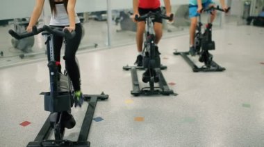 bisikletle eğitim insanlar 