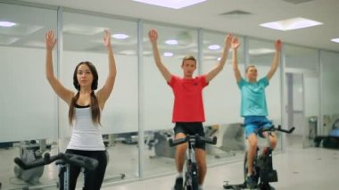 bisikletle eğitim insanlar 