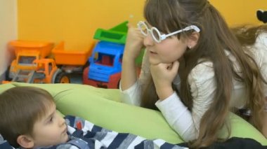 Kız ölçüm sıcaklığı çocuk 