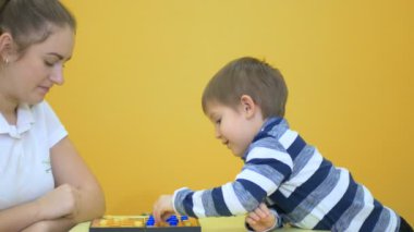 oğlanla kız oyun dama