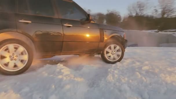 汽车漂流在冬天路 — 图库视频影像