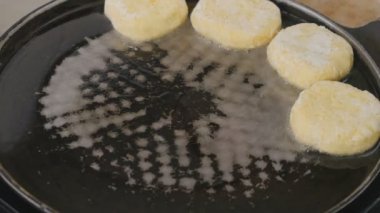 evde sürecinde mutfak pişirme yakın çekim