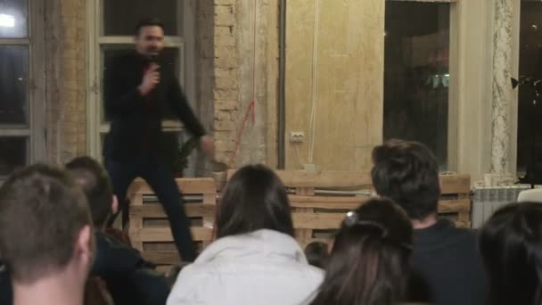 Young Male Talking Audience Telling Jokes Comic Performance — Stock Video