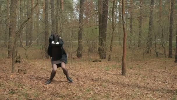 fille en réalité virtuelle lunettes de combat 