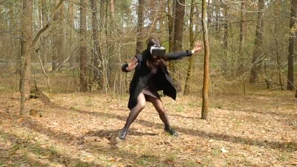 Fille en réalité virtuelle lunettes