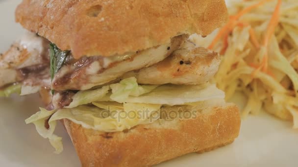 Close-up of sandwich with meat — Stock Video