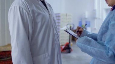 İki fabrika işçilerini başarılı bir anlaşma var